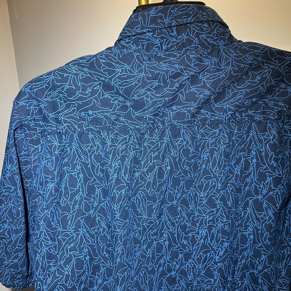 Dirty Laundry Shark Button Up - Picture 6 of 8